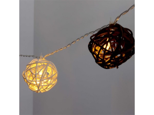 Iris Gömb alakú fonott/rattan/4m/fehér + barna/20db LED-es/3xAA elemes fénydekoráció 