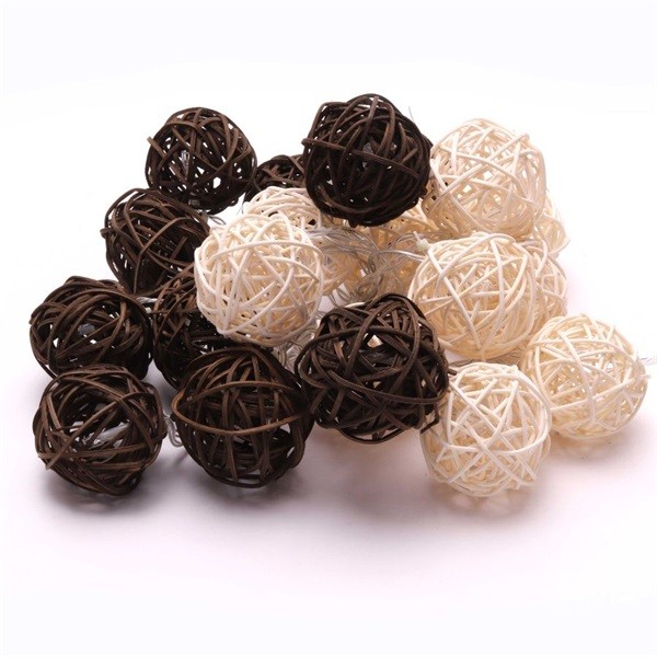 Iris Gömb alakú fonott/rattan/4m/fehér + barna/20db LED-es/3xAA elemes fénydekoráció 