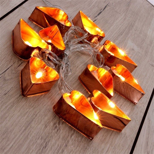 Szív alakú fém/2m/meleg fehér/10db LED-es/3xAA elemes fénydekoráció 