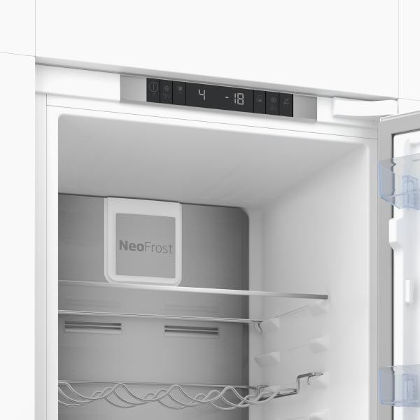 BEKO BCNA306E4SN Beépíthető NoFrost kombinált hűtőszekrény